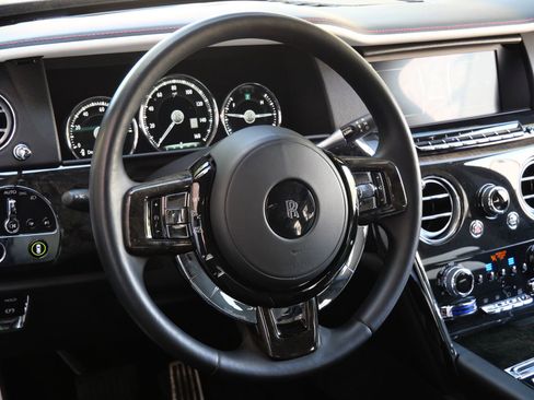 Used 2022 Rolls-Royce Cullinan w/ Cullinan Package AWD/4WD image 28