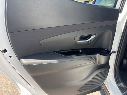 Used 2025 Hyundai Santa Cruz SEL FWD image 14