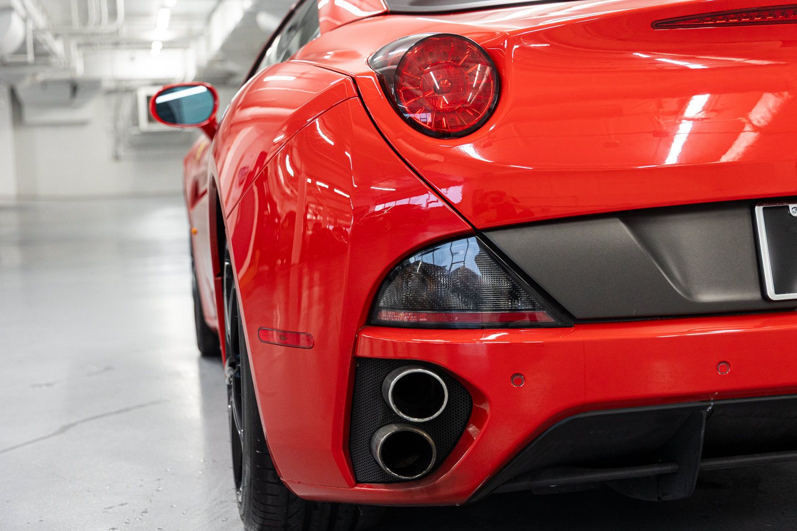 Used 2011 Ferrari California RWD image 22