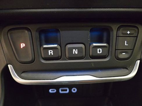 Used 2018 GMC Terrain SLE w/ Driver Convenience Package image 12