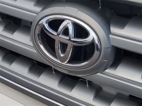 Used 2016 Toyota Sequoia Platinum image 12