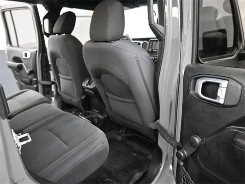 Used 2021 Jeep Gladiator Sport image 19