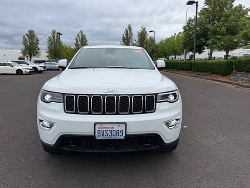 Used 2020 Jeep Grand Cherokee Laredo w/ Quick Order Package 2BN North AWD/4WD image 2