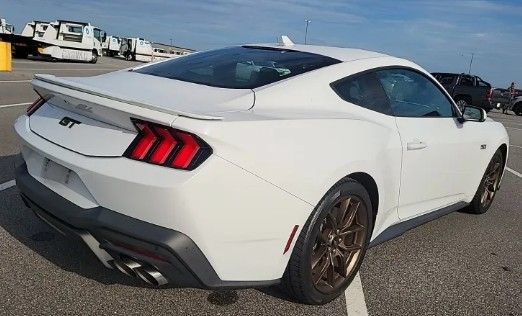 Used 2024 Ford Mustang GT Premium RWD image 3