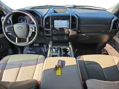 Used 2019 Ford Expedition XLT w/ Equipment Group 202A RWD image 13