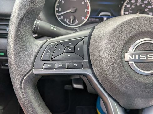 Certified 2025 Nissan Sentra SV FWD image 22