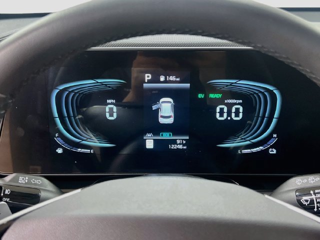 Used 2024 Kia Niro EX Touring FWD image 12
