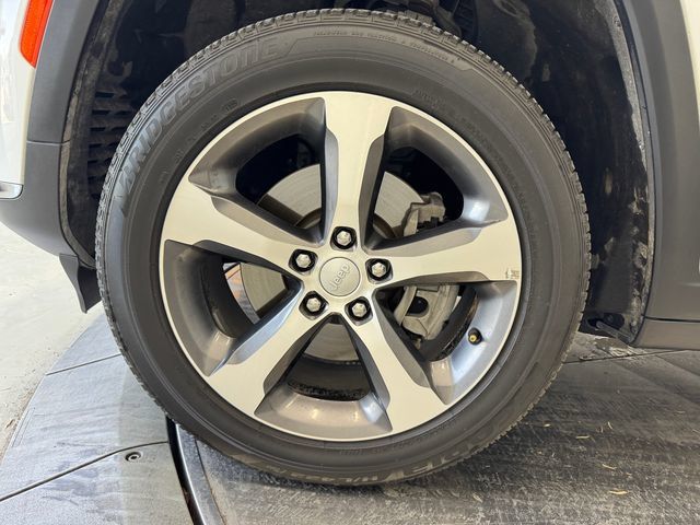Used 2025 Jeep Grand Cherokee L Limited RWD image 10