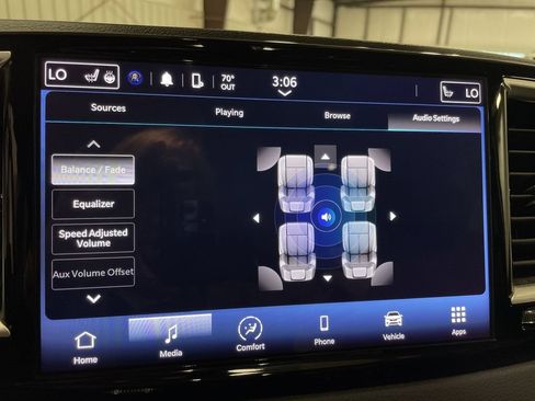 Used 2024 Chrysler Pacifica Touring-L FWD image 35