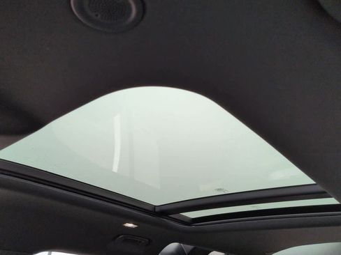 New 2026 Land Rover Defender 110 X-Dynamic SE image 19