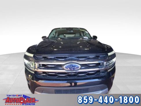 Used 2023 Ford Expedition Limited image 5