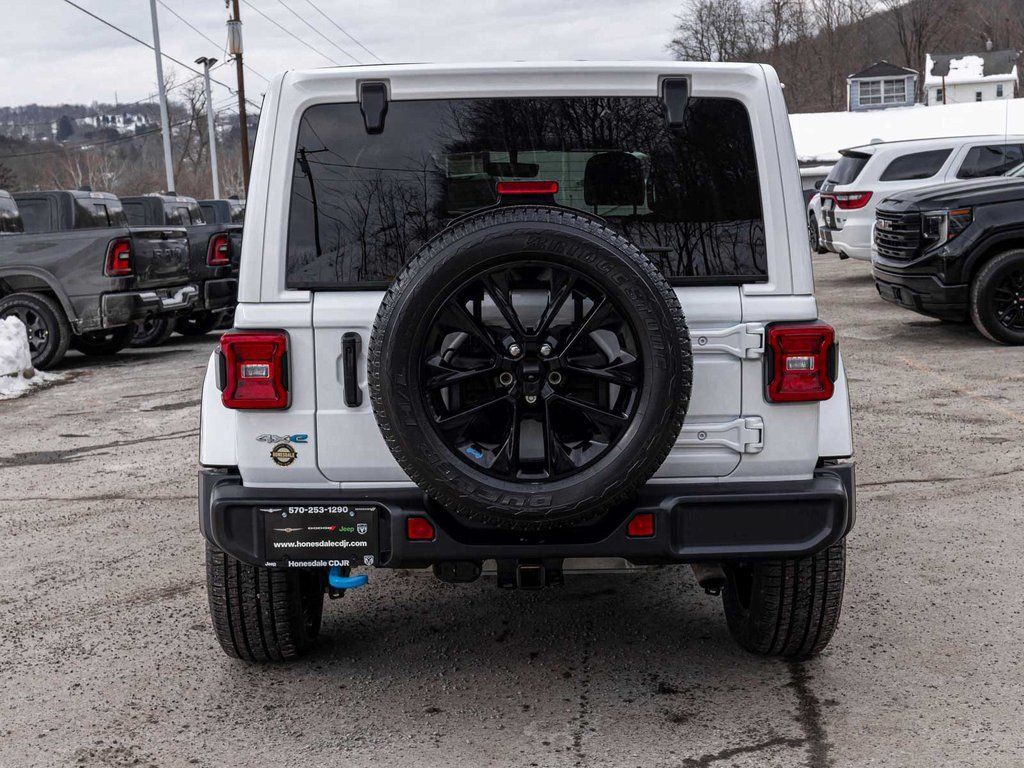 Used 2023 Jeep Wrangler Unlimited Sahara w/ Cold Weather Group AWD/4WD image 5