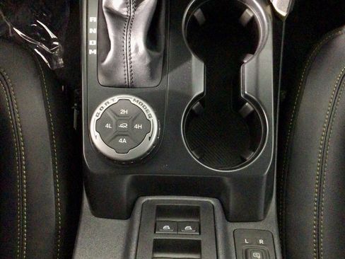 New 2025 Ford Bronco Badlands image 26