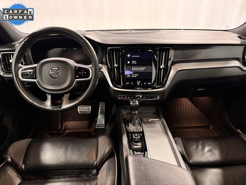 Used 2021 Volvo S60 T6 R-Design image 2
