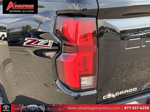 Used 2024 Chevrolet Colorado Z71 w/ Z71 Convenience Package 2 AWD/4WD image 13