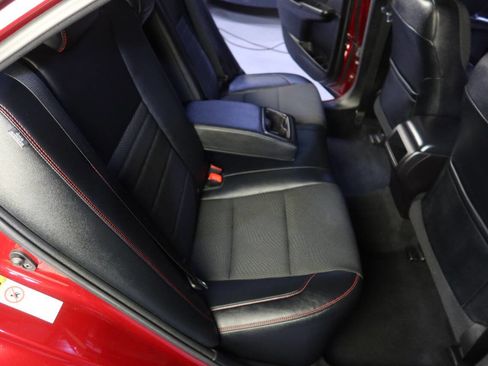 Used 2017 Toyota Camry SE image 15