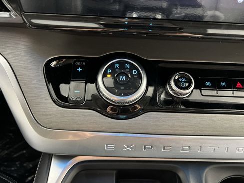 New 2026 Ford Expedition Platinum w/ Driver's Package image 22