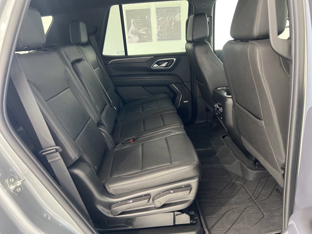 Used 2023 Chevrolet Tahoe Z71 w/ Luxury Package AWD/4WD image 24