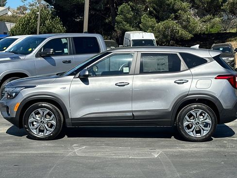 New 2026 Kia Seltos LX image 7