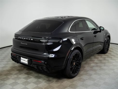 New 2026 Porsche Macan 4S Electric AWD/4WD image 29