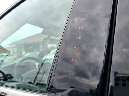 Used 2019 Lincoln MKC Premiere image 11