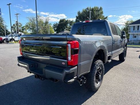 New 2026 Ford F350 Platinum w/ Tremor Off-Road Package AWD/4WD image 4