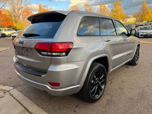 Used 2018 Jeep Grand Cherokee Altitude image 7