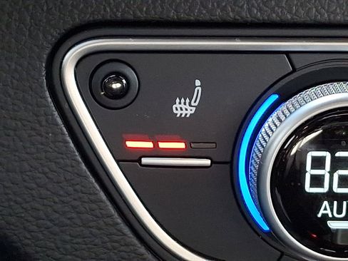 Used 2022 Audi SQ5 Premium Plus w/ Premium Plus Package image 26