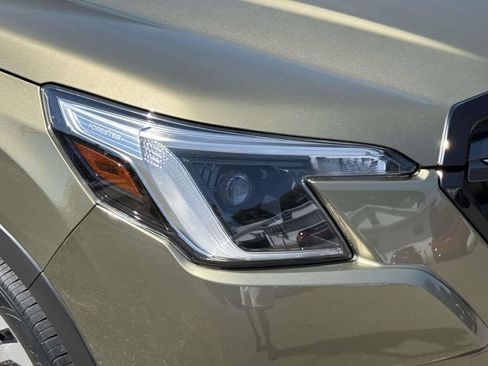Used 2023 Subaru Forester Touring AWD/4WD image 7