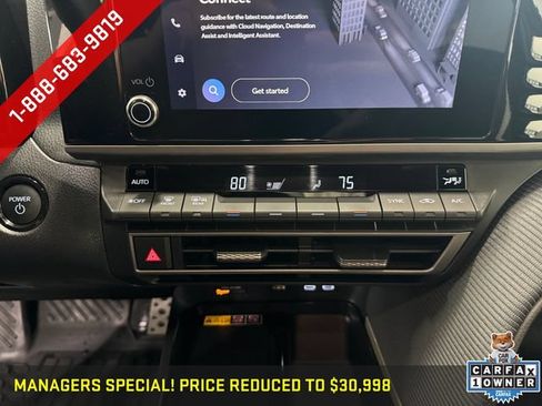 Used 2025 Toyota Camry SE AWD/4WD image 3