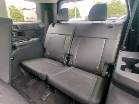 Used 2025 Hyundai Santa Fe SEL FWD image 16