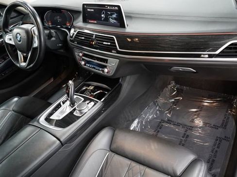 Used 2022 BMW 750i xDrive w/ Luxury Rear Seating Package AWD/4WD image 24