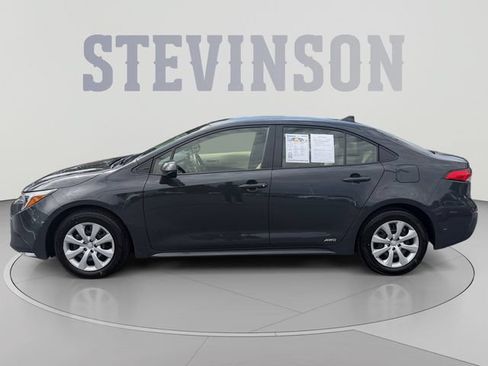 Used 2026 Toyota Corolla LE AWD/4WD image 2
