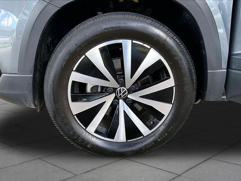 Used 2022 Volkswagen Taos SE FWD image 11