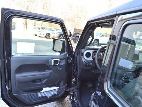 New 2026 Jeep Gladiator Sport image 12