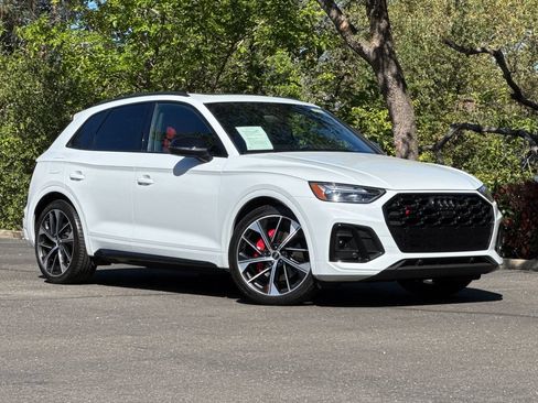 Used 2024 Audi SQ5 Premium Plus w/ Premium Plus Package AWD/4WD image 2