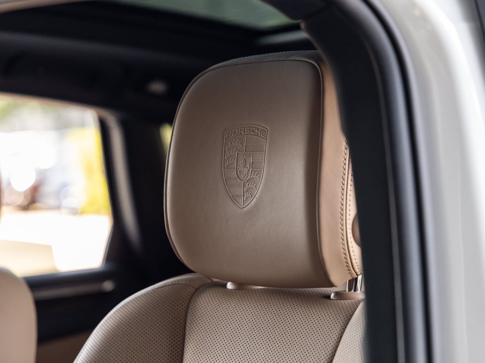 Certified 2024 Porsche Macan AWD/4WD image 28