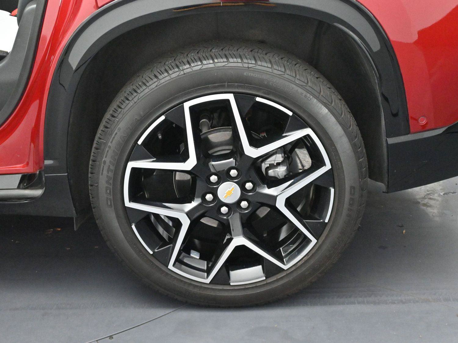 Used 2025 Chevrolet Traverse High Country AWD/4WD image 41