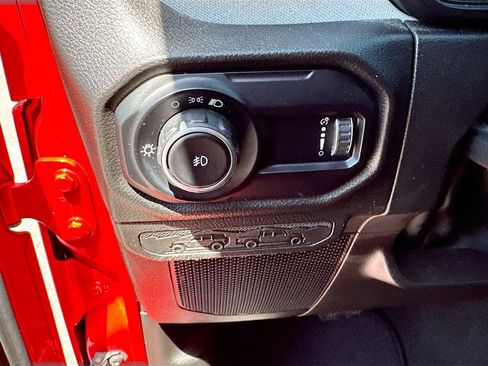 Used 2024 Jeep Wrangler Unlimited Sport AWD/4WD image 27