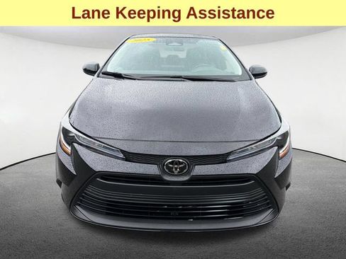 Used 2025 Toyota Corolla LE FWD image 4