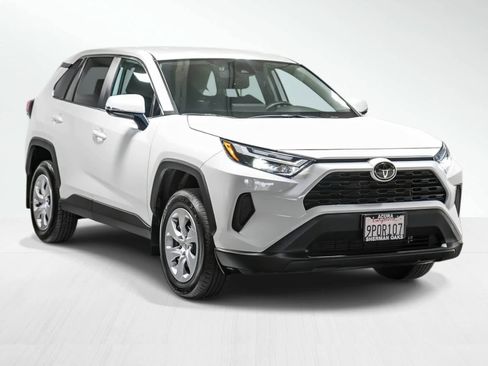 Used 2024 Toyota RAV4 LE image 6