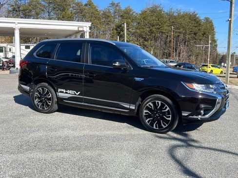 Used 2018 Mitsubishi Outlander SEL image 4