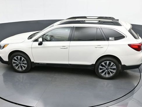Used 2017 Subaru Outback 2.5i Limited image 23