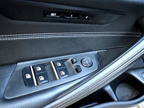 Used 2019 BMW 530i xDrive w/ Convenience Package image 41