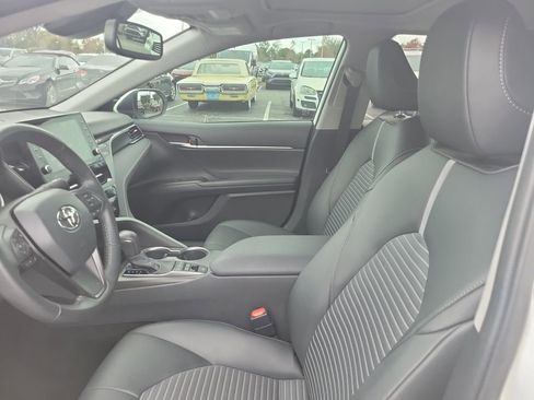 Used 2023 Toyota Camry SE image 17