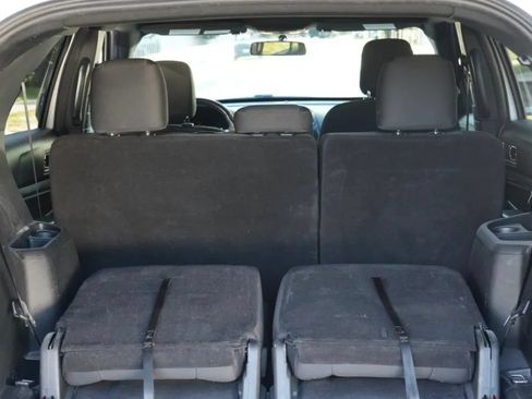 Used 2018 Ford Explorer XLT FWD image 14