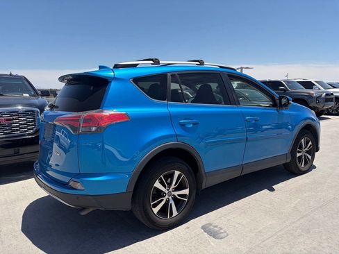 Used 2017 Toyota RAV4 XLE FWD image 2