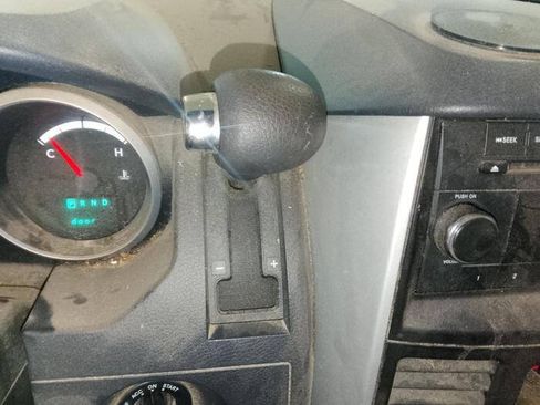 Used 2010 Dodge Grand Caravan SE FWD image 38