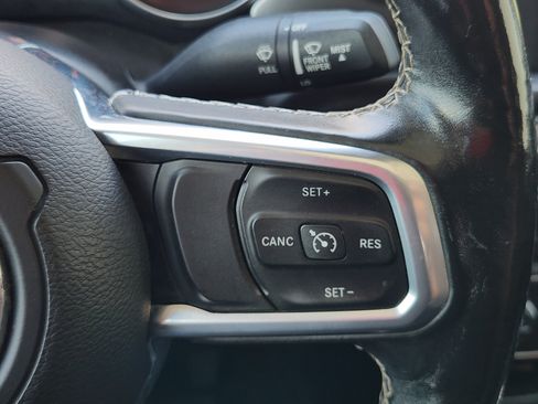 Used 2020 Jeep Gladiator Overland AWD/4WD image 30