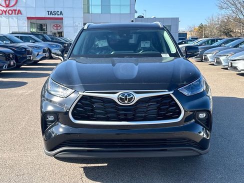 New 2026 Toyota Highlander XLE AWD/4WD image 2
